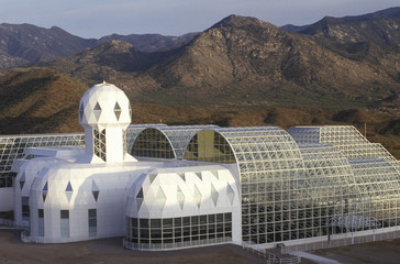 Biosphere 2 living quarters and library at Oracle in Tucson, AZ - obrazy, fototapety, plakaty