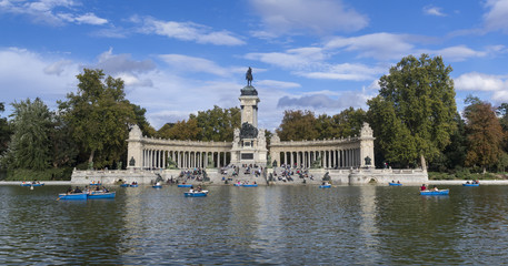 Fototapeta na wymiar Parque del Retiro,Madrid