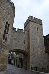 Fototapeta na wymiar Old gate in Tower of London