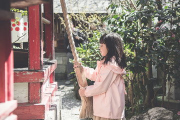 asian girl is praying