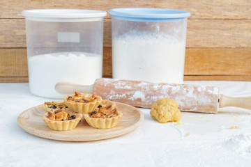 Tart cashew and raisin