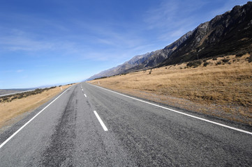 Scenic highway in Southern Islands, New Zealand
