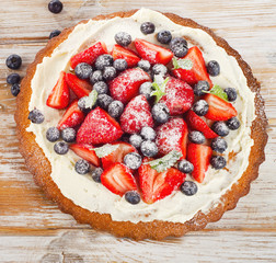 Cake with berries.