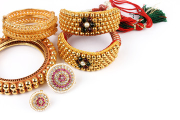Indian Traditional Gold Jewellery Bangles & Forehead Tika
