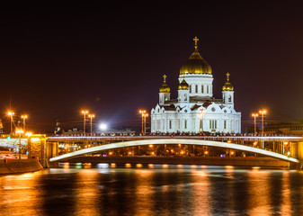 Fototapeta na wymiar the Cathedral of Christ the Savior and Patriarchal bridge at night, Moscow, Russia.