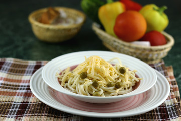 pasta with cheese and peas