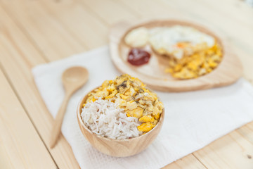 scrambled egg on rice