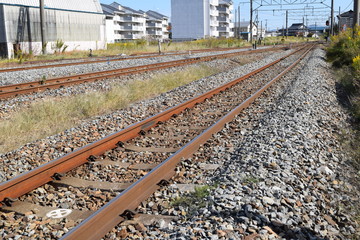 線路（鶴岡駅近く）／山形県の庄内地方で羽越本線の線路（単線）を撮影したローカルイメージの写真です。JR鶴岡駅近くで撮影した写真になります。