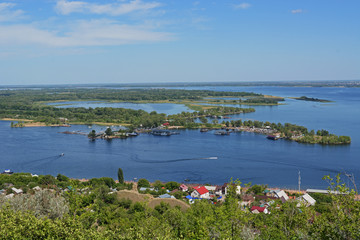 Вид на остров Зеленый на Волге, Саратов