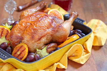 Roasted chicken with fruits