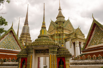 Fototapeta na wymiar Thai temple 