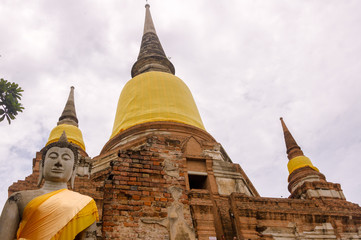 Fototapeta na wymiar Thai temple,Buddha ancient statue