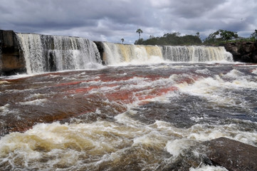 Naklejka premium wodospad Cortinas de Yuruani w Wenezueli