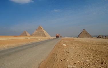 Fototapeta na wymiar Egypt - Pyramids and lorry_2