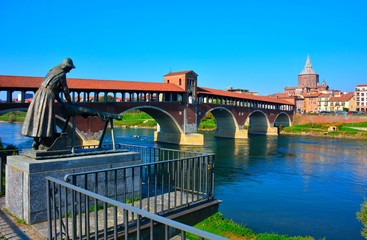 le fameux pont de pavie, dans la lombardie en italie