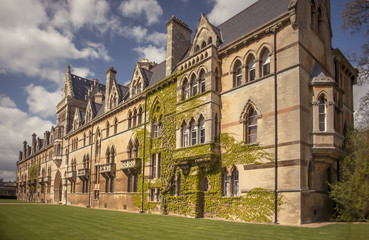 Fototapeta na wymiar A view of Christchurch college in Oxford, England