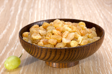 white seedless grapes and raisins