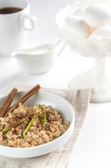Oats with green apple