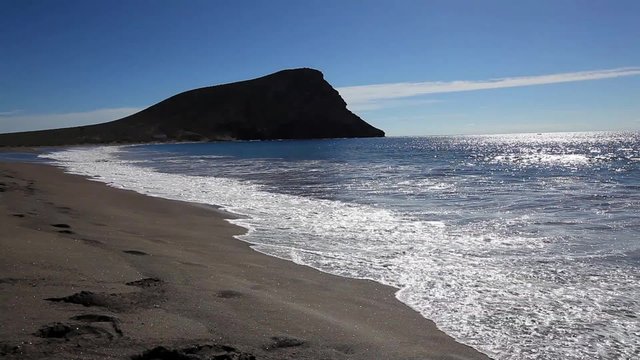 Meeresbrandung am Strand von Teneriffa (Playa de la Tejita)
