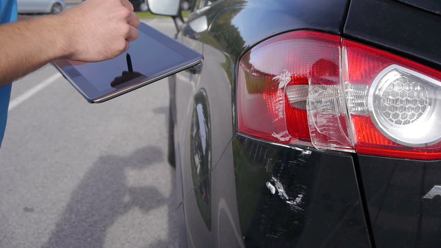 Sketching car damage on digital tablet
