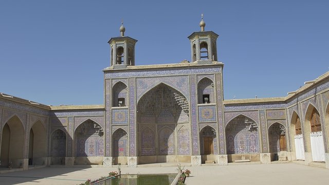 Nasir al-Mulk Mosque pond