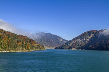 Sylvensteinsee im Herbst