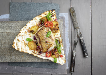 Seelachs Filet mit Gemüse auf Yufka Brot