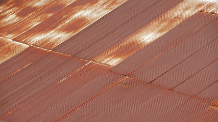 錆びたトタン屋根