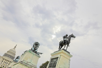 Fototapeta premium Iconic view of the equestrian statue of General Grant by Henry Merwin Shrady with the dome of the U.S Capitol behind, Ulysses S. Grant Memorial, Capitol Hill, Washington DC