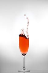 splash, tropfen in glas