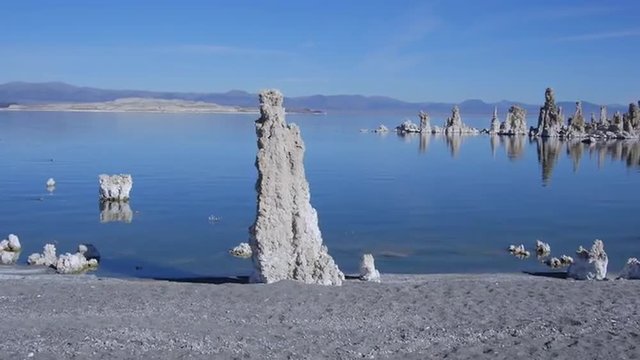 AERIAL: Flying around famous tufa formation in Mono Lake