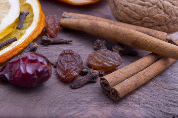 dry spices for mulled wine