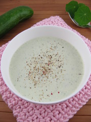 Kalte Gurkensuppe mit Pfeffer