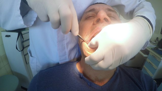 dentist preparation for tooth pulling out at 