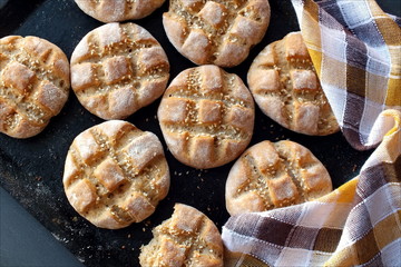 Ржаные булочки на сметане.