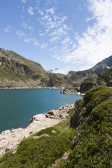 Fototapeta na wymiar Lake Juclar in Andorra