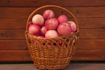 Fototapeta na wymiar basket with apples_21