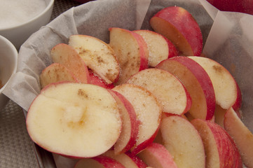 apples with cloves and spices