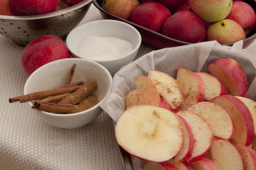 apples with cloves and spices