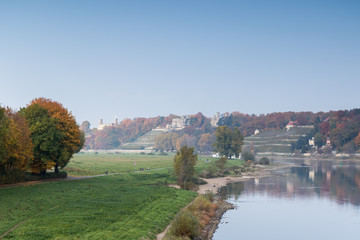 Elbe Dresden im Herbst