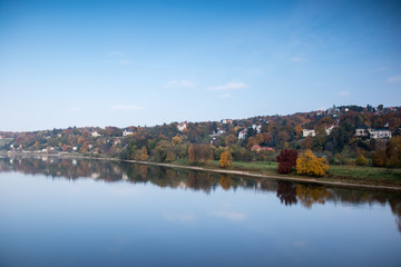 Fototapeta na wymiar Elbe Dresden im Herbst