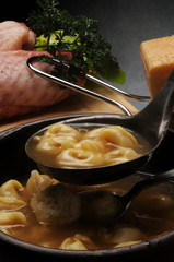 Tortellini تورتيليني トルテリーニ 토르텔리니 Тортеллини 意大利馄饨 تورتلینی Тортеліні טורטליני 