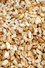 Fried, peeled peanuts