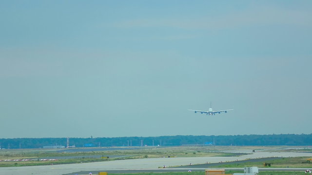 Superjumbo landing