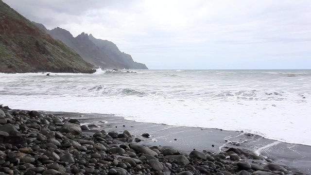 Wellen an der K&uuml;ste von Taganana (Teneriffa / Spanien)