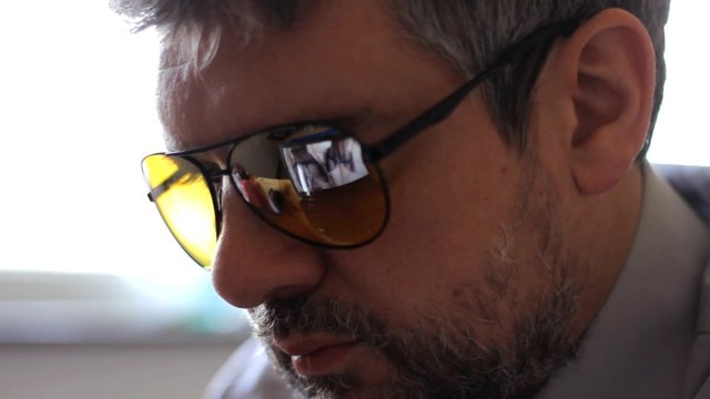 Reflection on sunglasses watching   nudity on computer 1920x1080 full hd footage