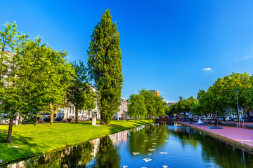 Obraz premium Pond in a park - Rotterdam, the Netherlands