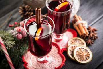 Mulled wine with cinnamon and orange
