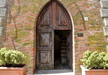 Portone - Chiesa Santarcangelo di Romagna