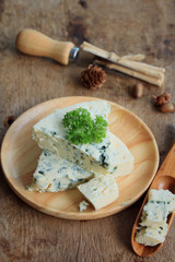 blue cheese with parsley